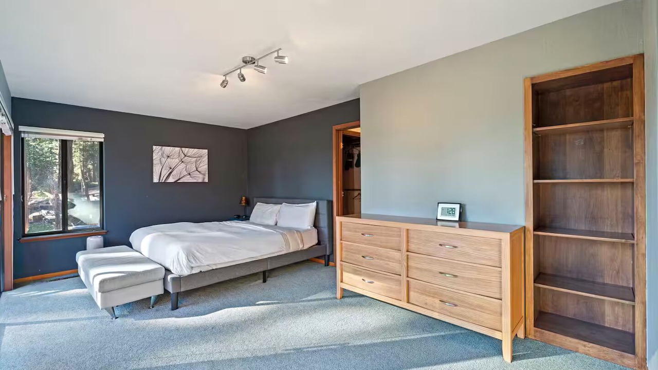 Photo of Bedroom in Dollar Point