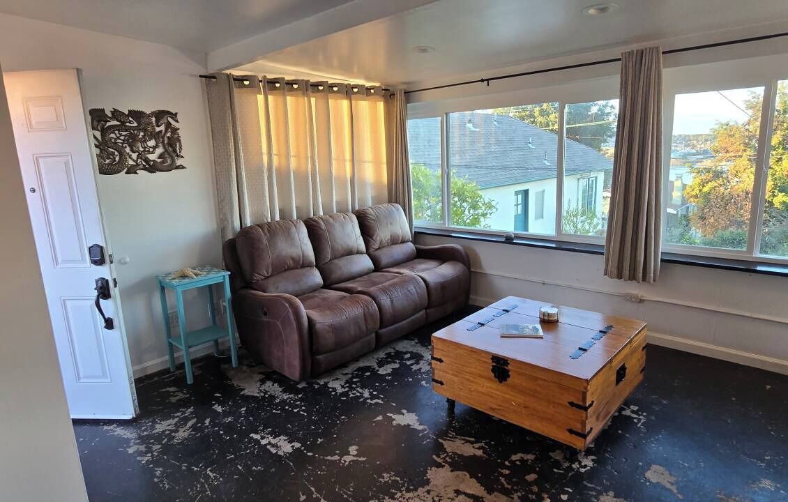 Photo of Livingroom in Crockett