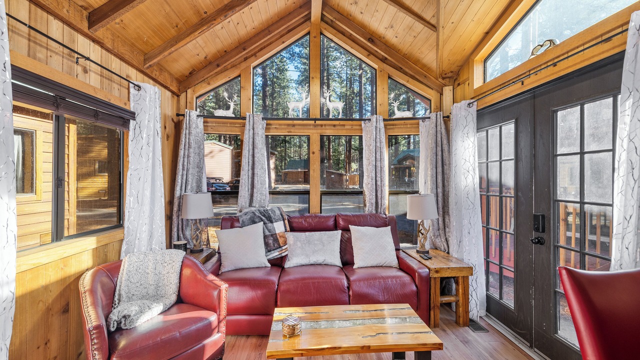 Photo of Livingroom in Tahoe Valley