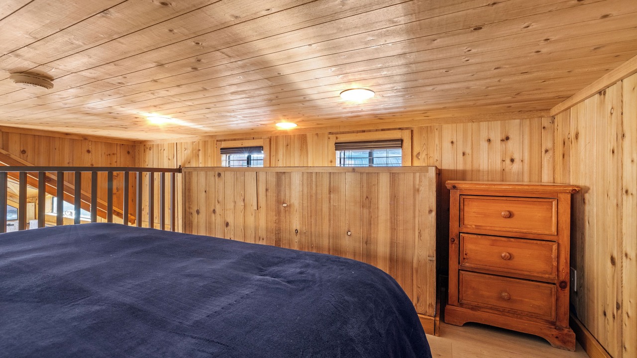 Photo of Bedroom in Tahoe Valley