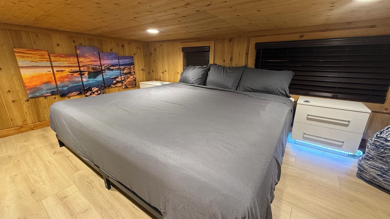 Photo of Bedroom in Tahoe Valley