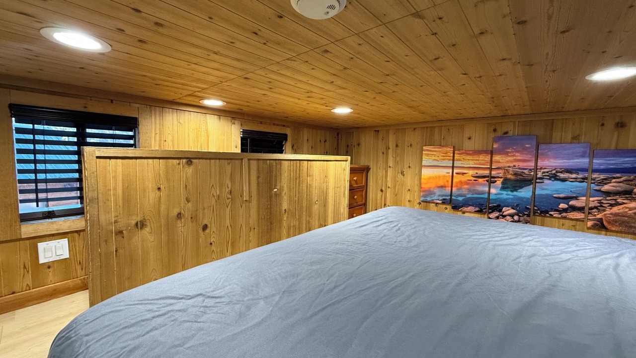 Photo of Bedroom in Tahoe Valley
