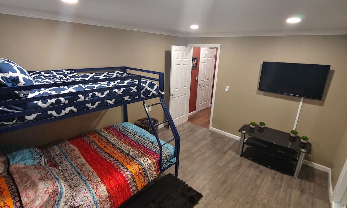 Photo of Bedroom in Groveland