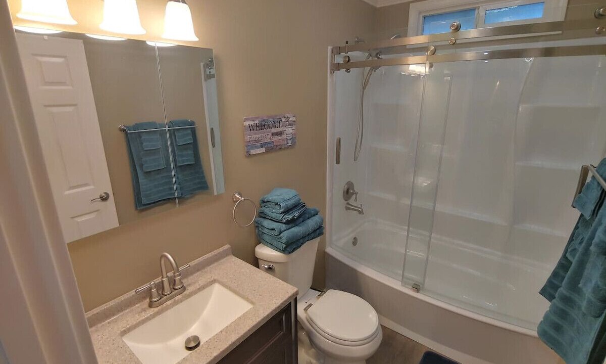 Photo of Bathroom in Groveland