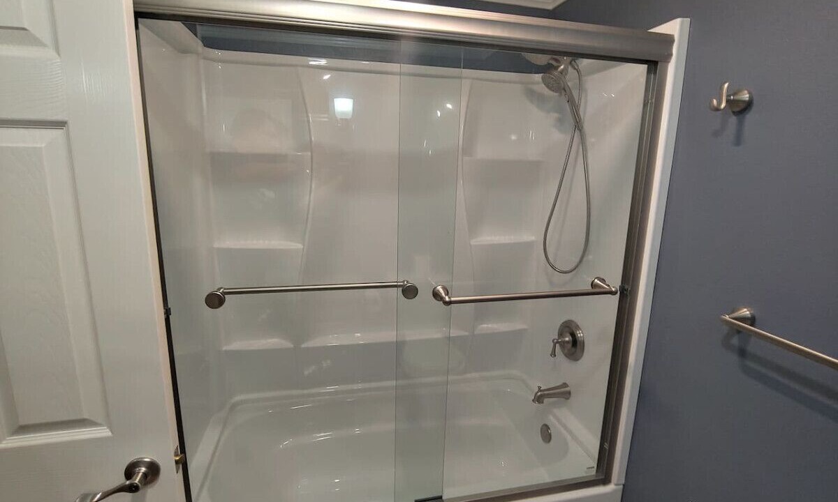 Photo of Bathroom in Groveland