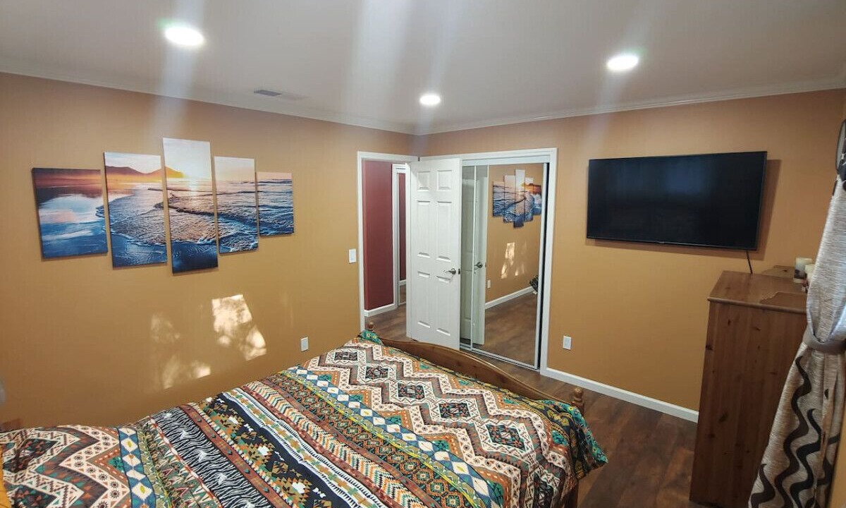 Photo of Bedroom in Groveland