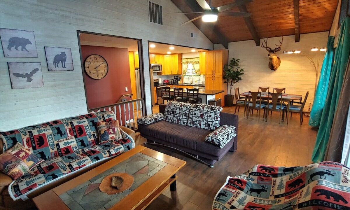 Photo of Livingroom in Groveland