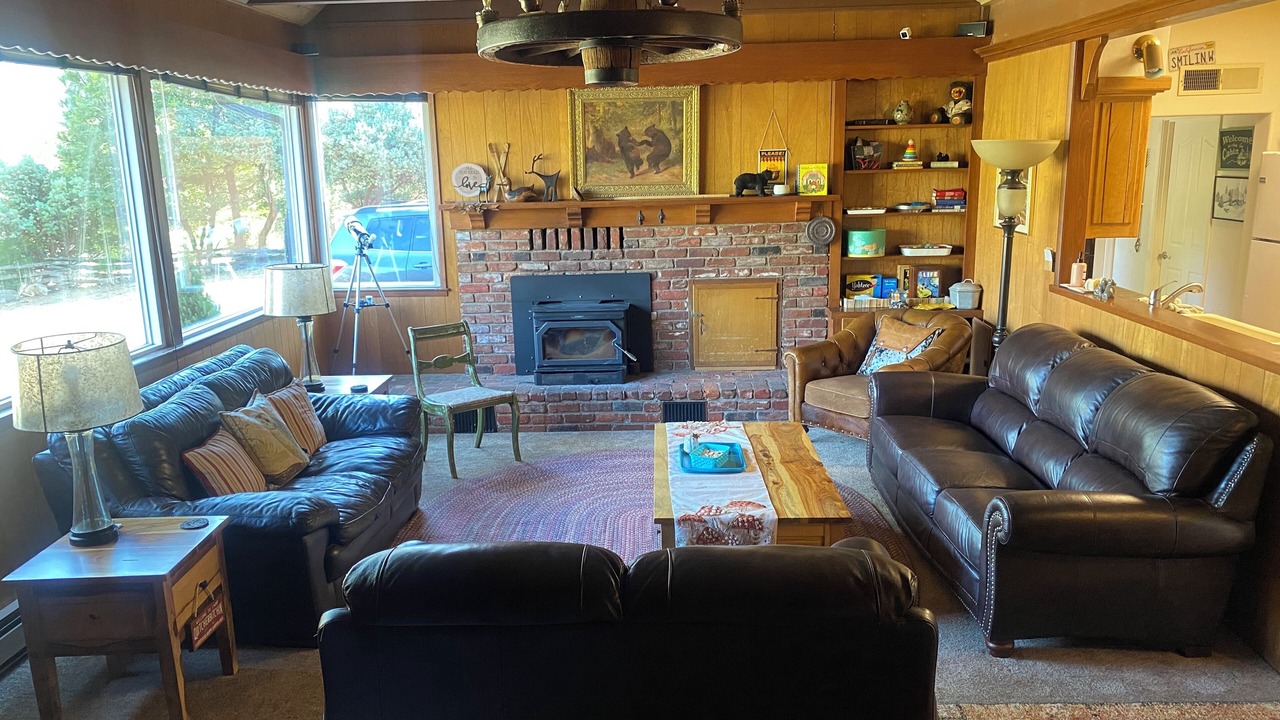 Photo of Livingroom in Springville