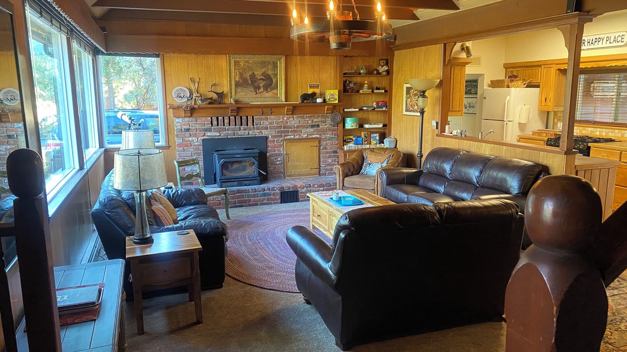 Photo of Livingroom in Springville