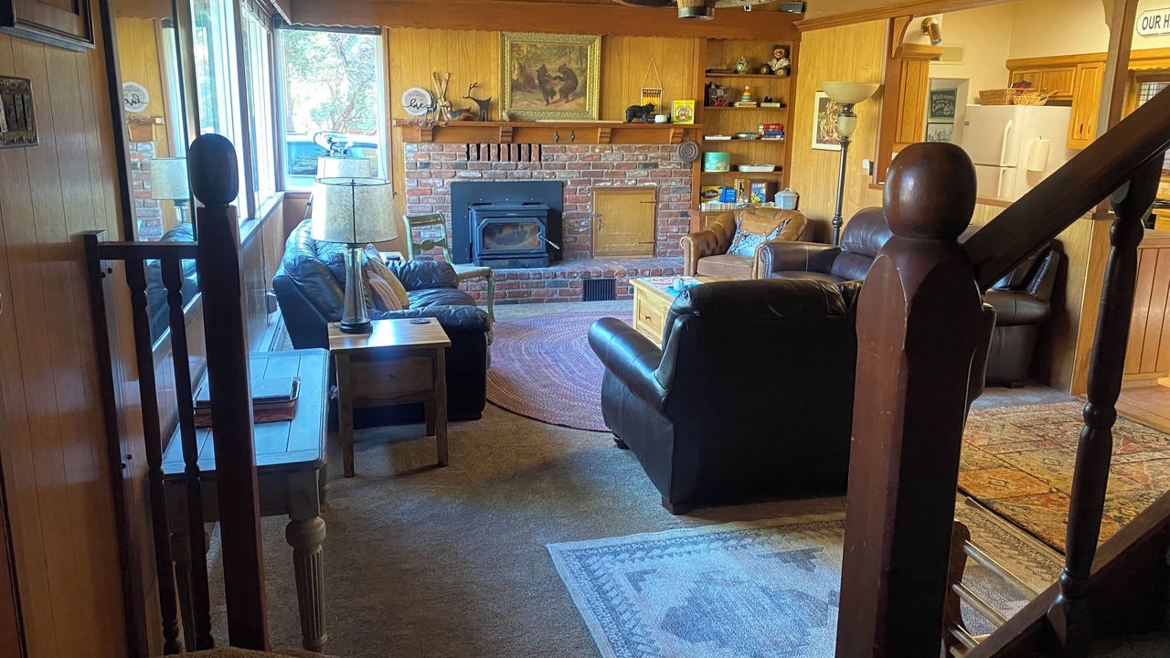 Photo of Livingroom in Springville
