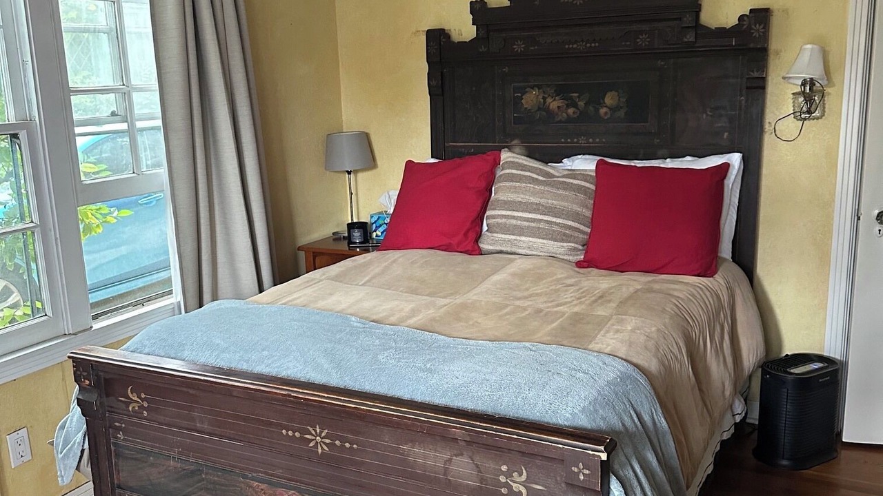 Photo of Bedroom in Pasadena