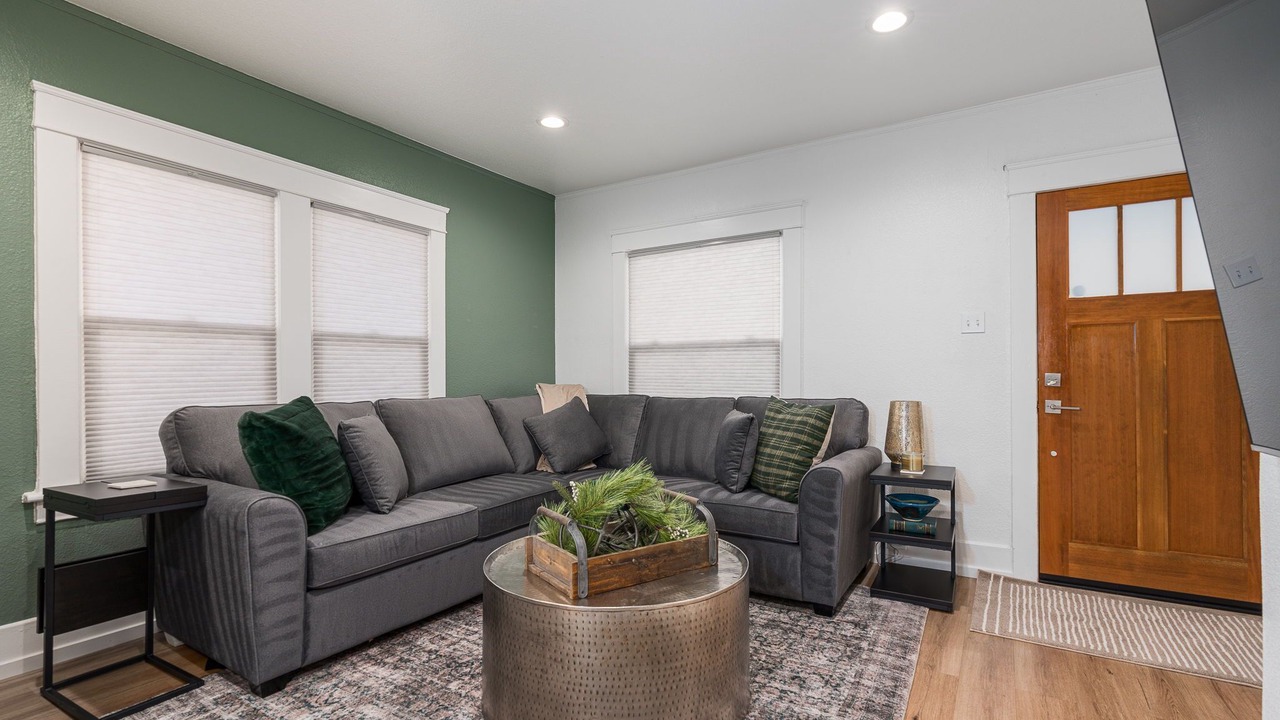 Photo of Livingroom in Midtown