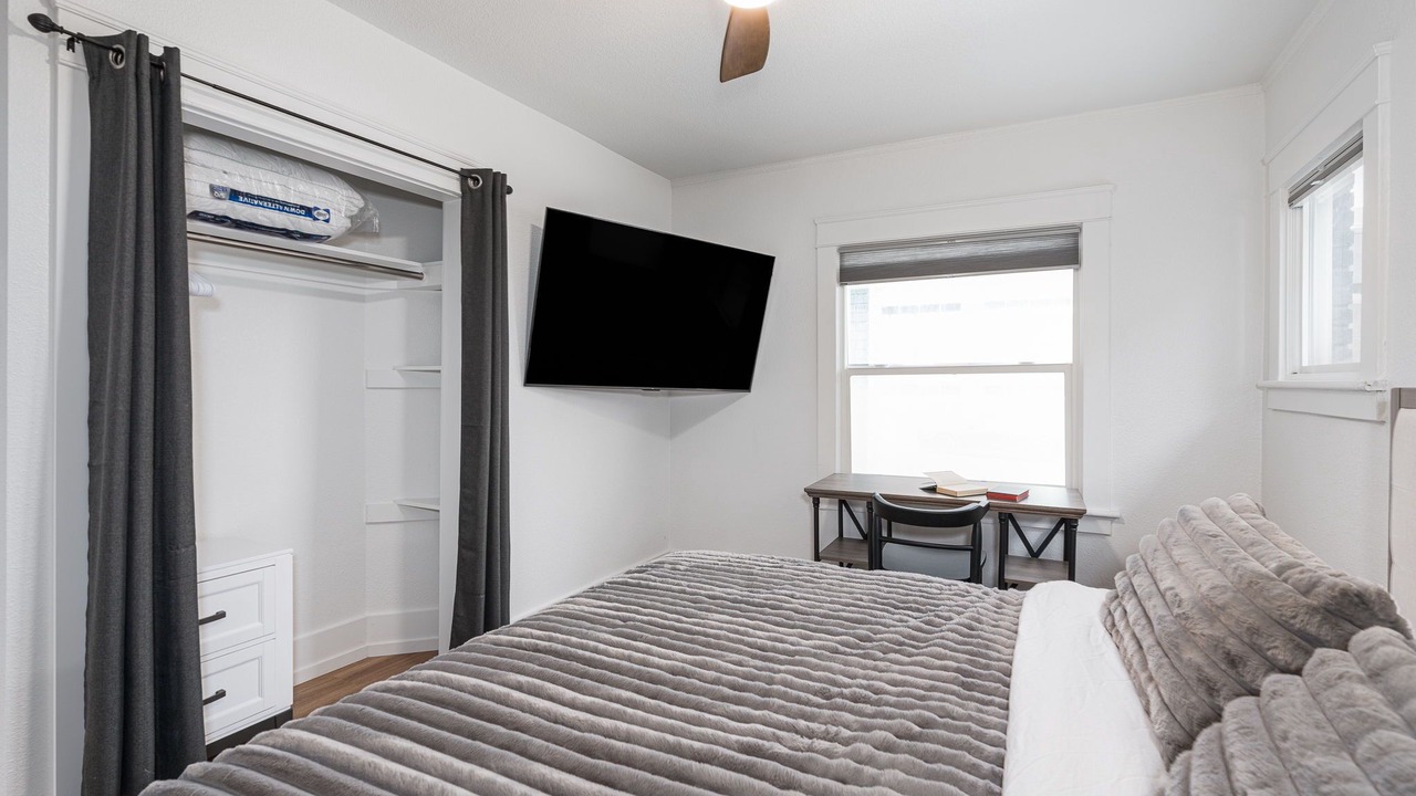 Photo of Bedroom in Midtown