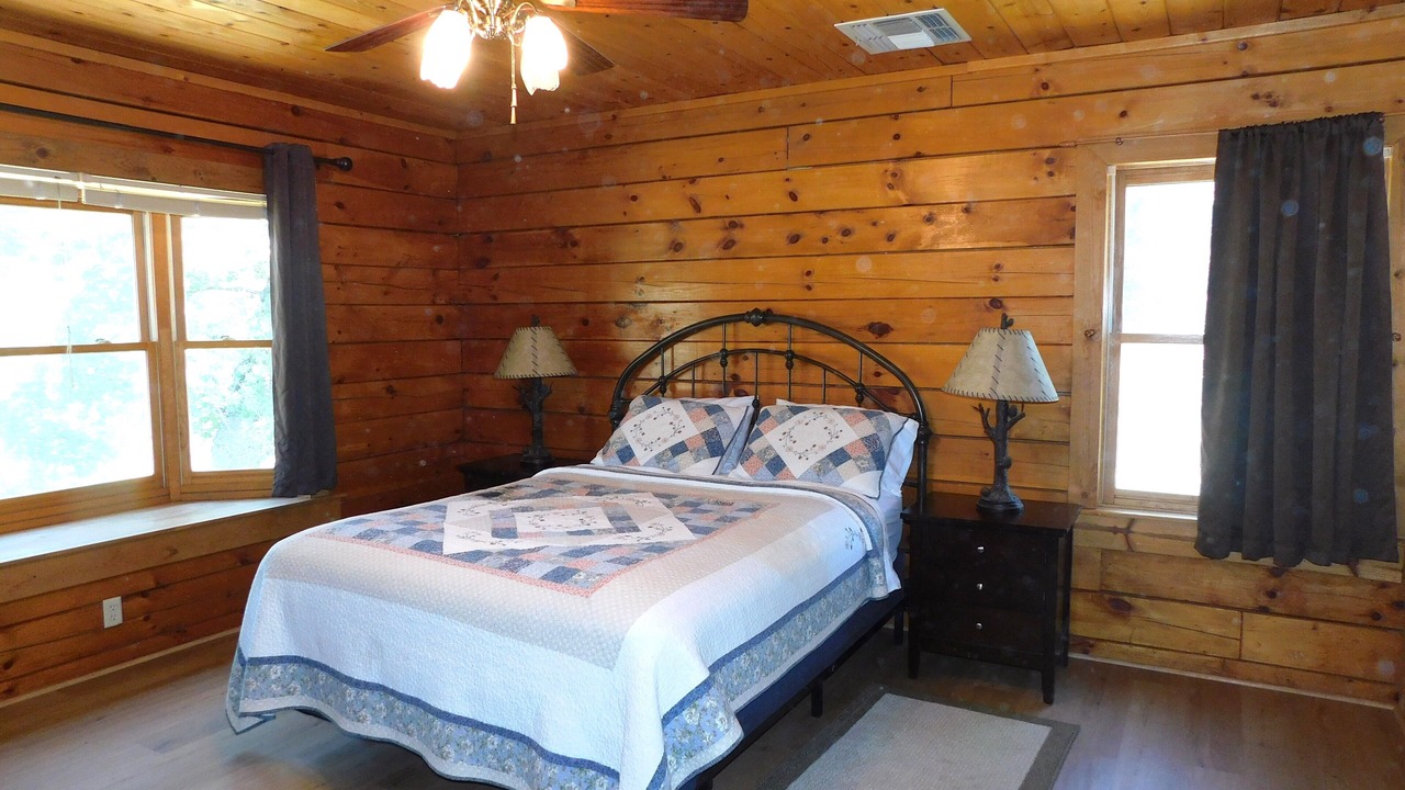 Photo of Bedroom in Posey
