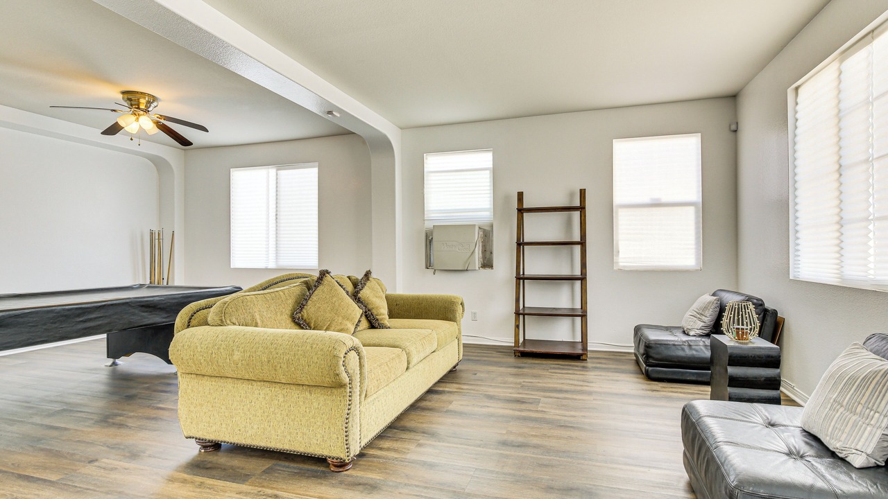 Photo of Livingroom in Victorville