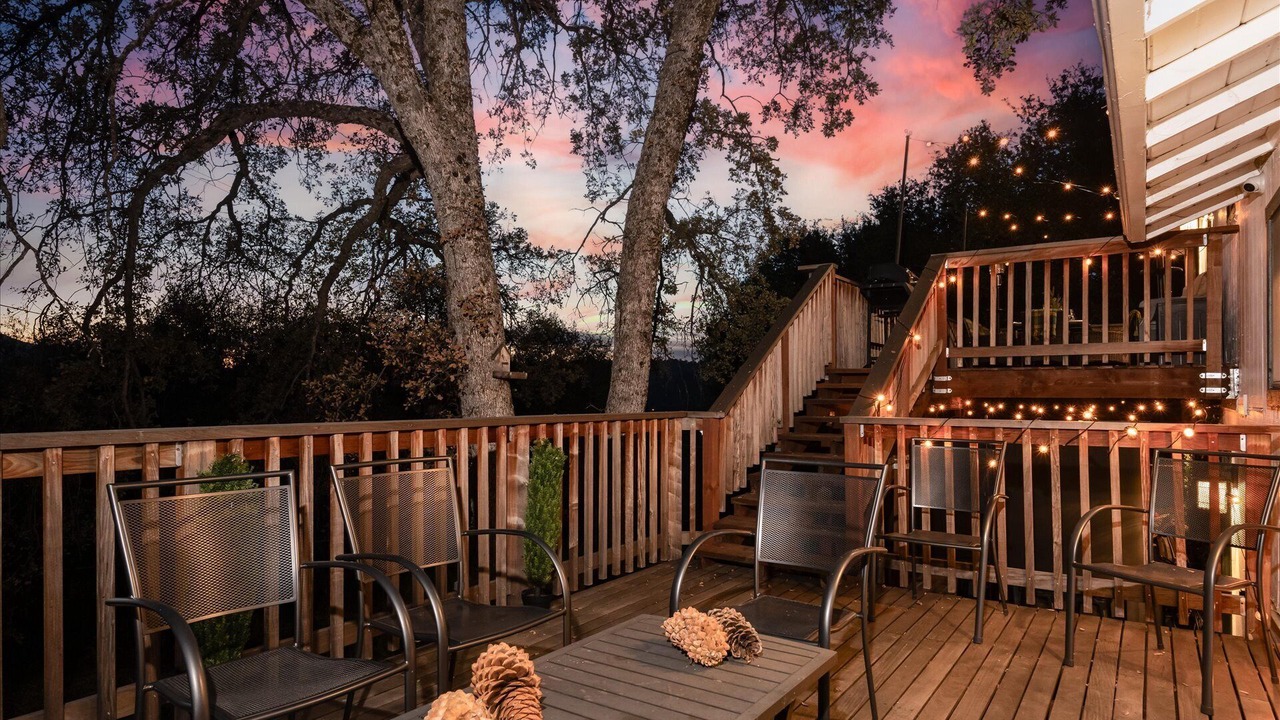 Photo of Patio Balcony in Yosemite Forks