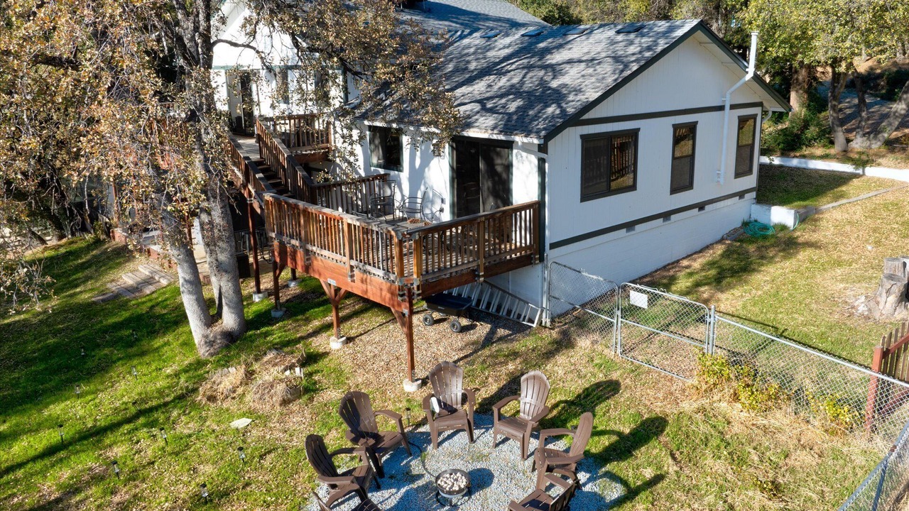 Photo of Patio Balcony in Yosemite Forks