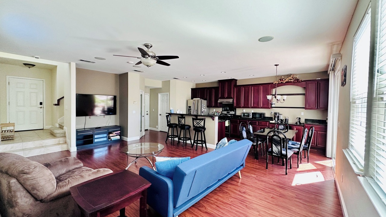 Photo of Livingroom in Castro Valley