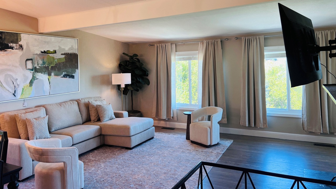 Photo of Livingroom in Belmont