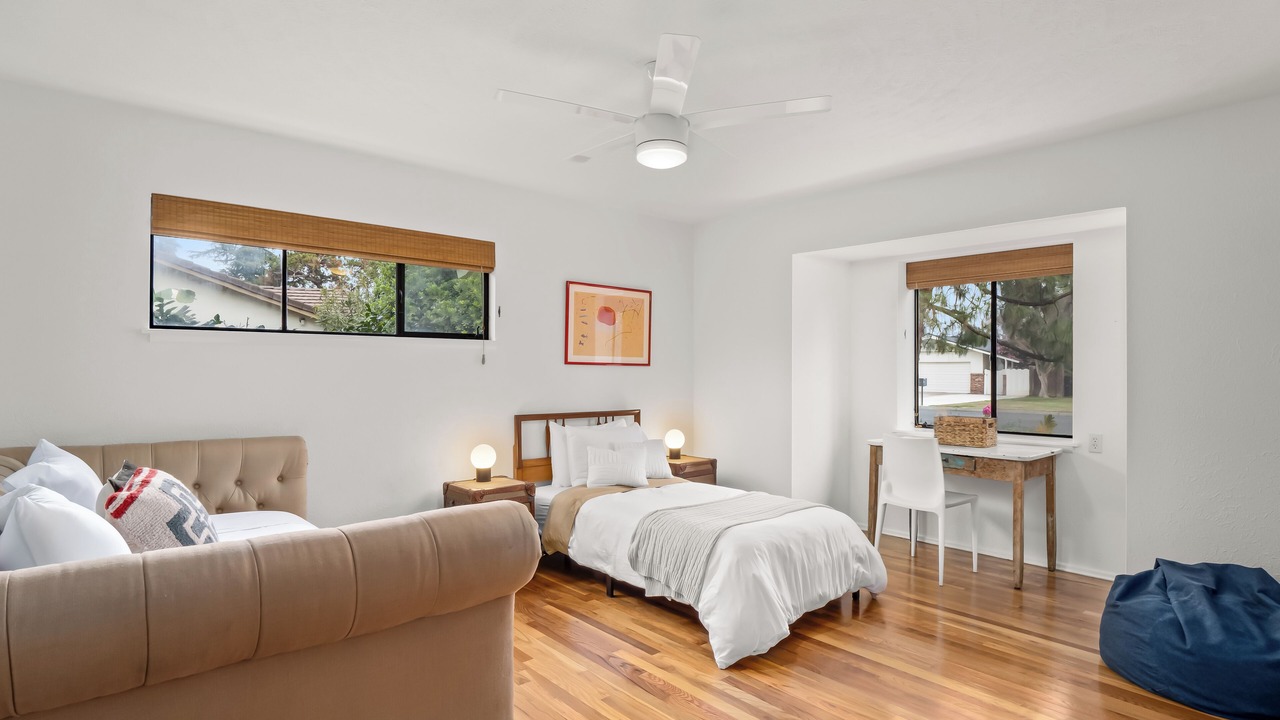 Photo of Bedroom in Raisin
