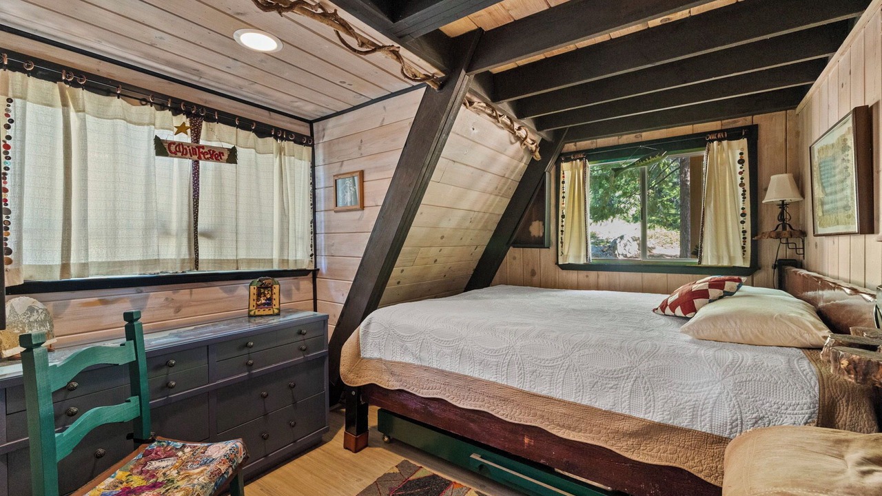 Photo of Bedroom in Mi-Wuk Village