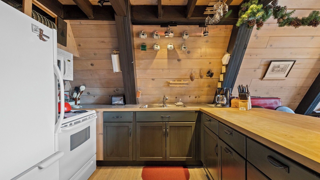 Photo of Kitchen in Mi-Wuk Village