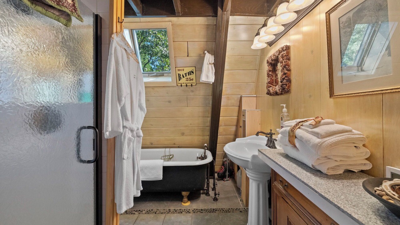 Photo of Bathroom in Mi-Wuk Village