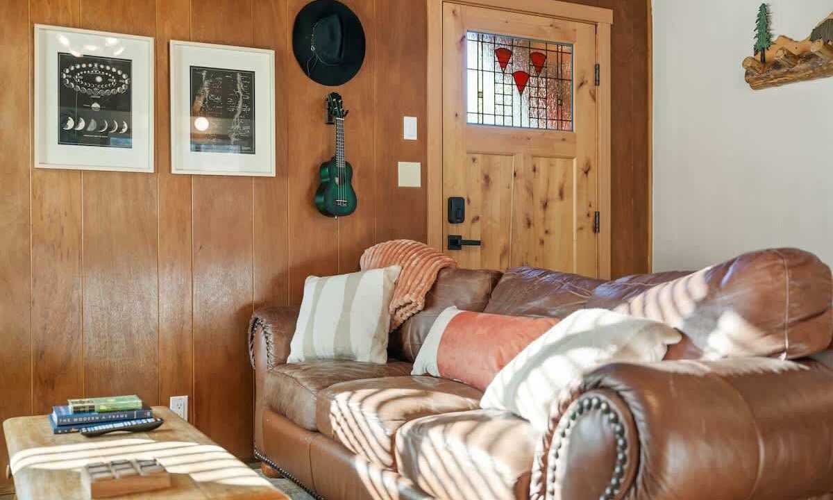 Photo of Livingroom in Big Bear Lake