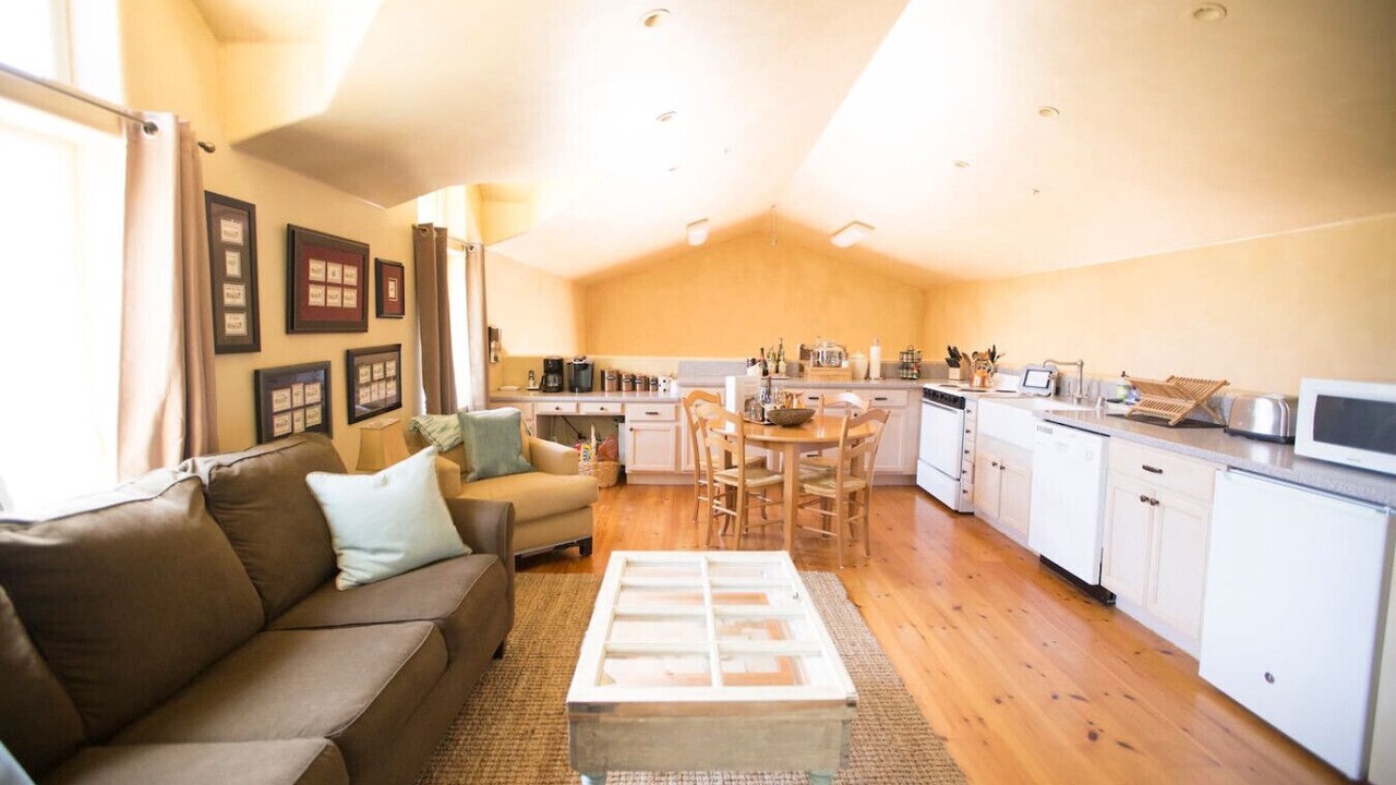 Photo of Livingroom in Salinas