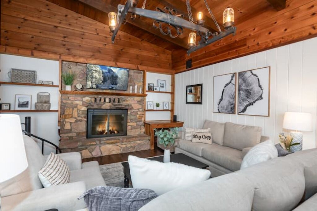 Photo of Livingroom in Oakhurst