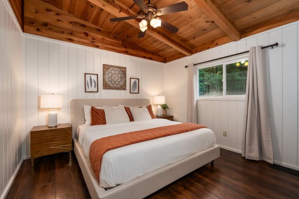 Photo of Bedroom in Oakhurst