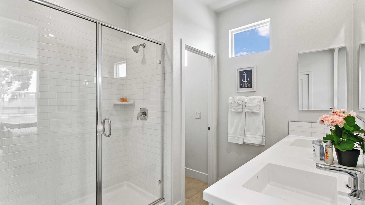 Photo of Bathroom in Platinum Triangle
