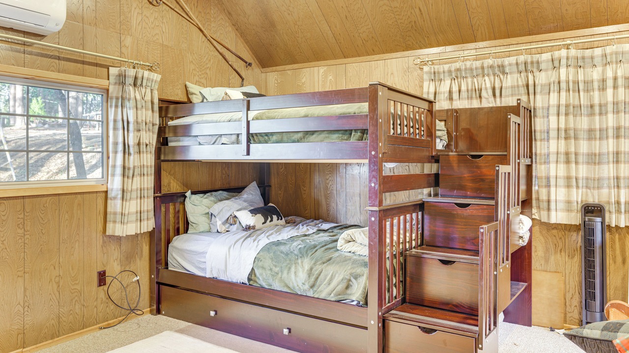 Photo of Bedroom in Twain Harte