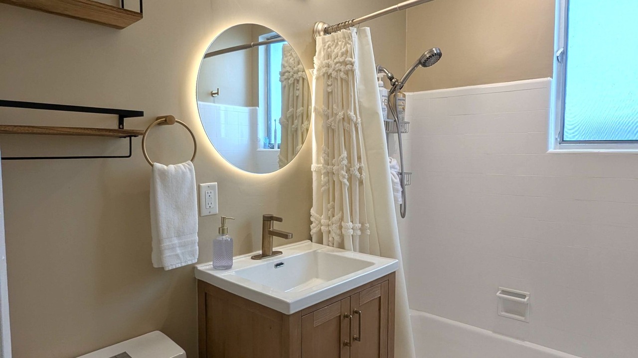 Photo of Bathroom in Alamitos Beach