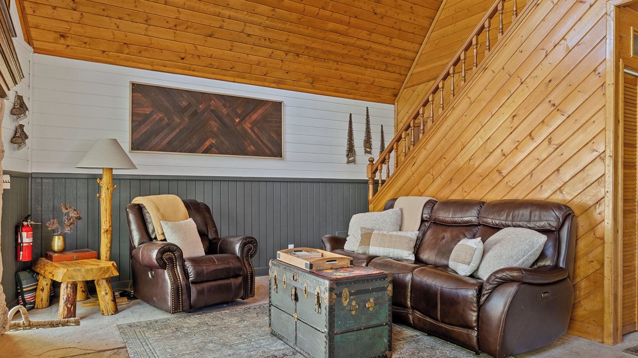 Photo of Livingroom in Green Valley Lake