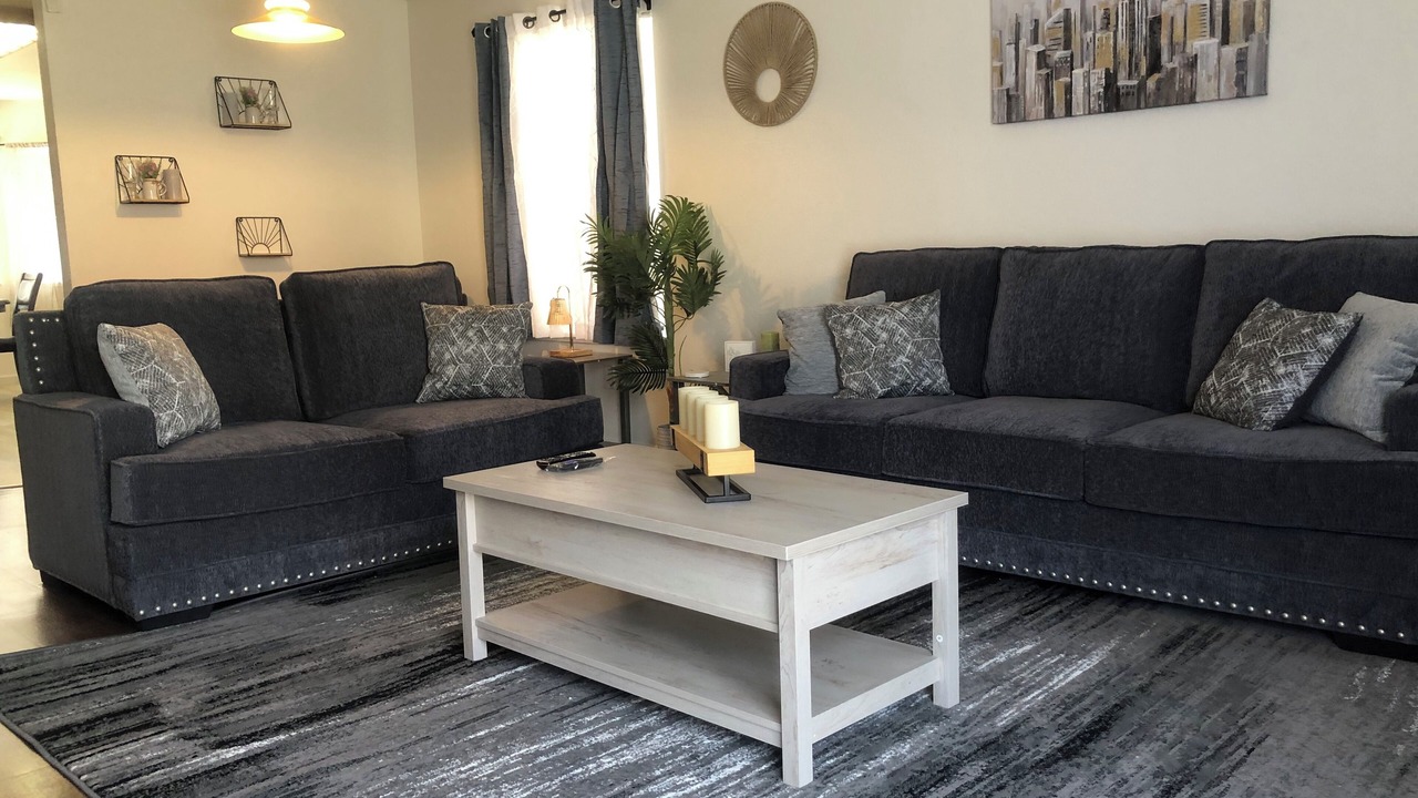 Photo of Livingroom in Pumpkin Center