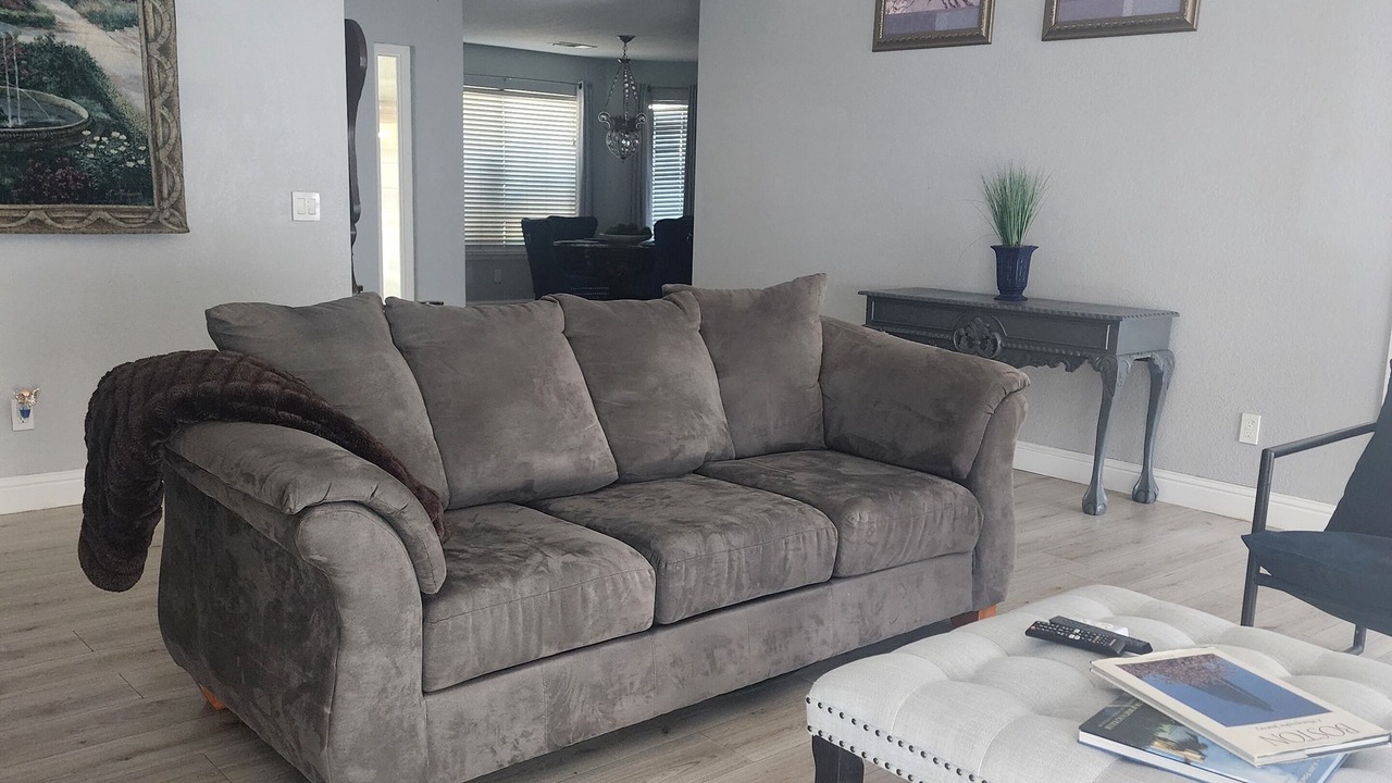 Photo of Livingroom in Tulare