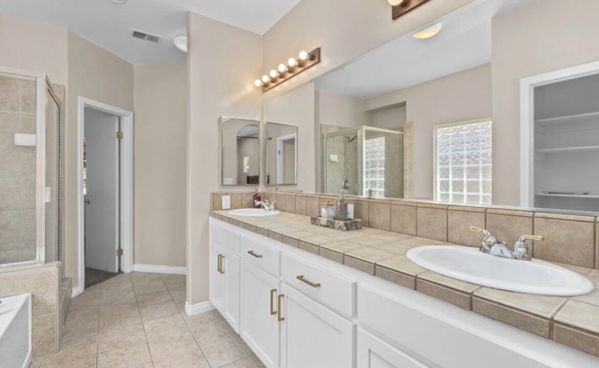 Photo of Bathroom in Greenacres