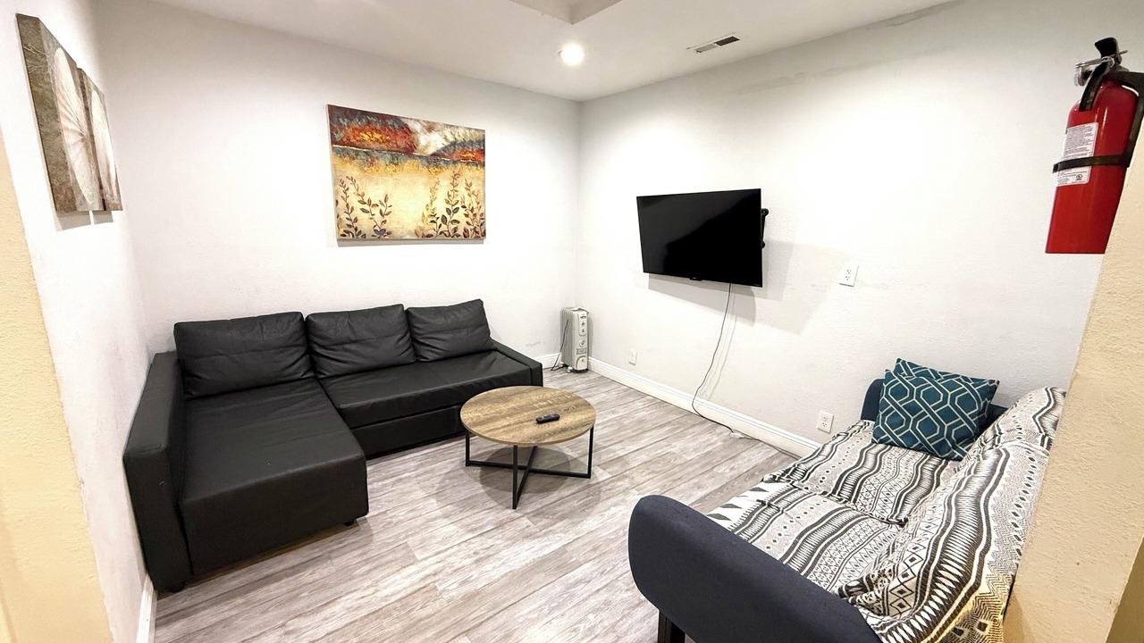 Photo of Livingroom in Burbank