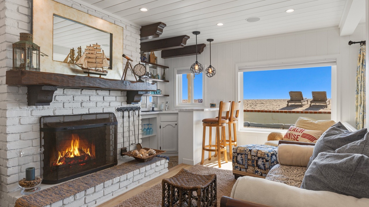 Photo of Livingroom in Silver Strand