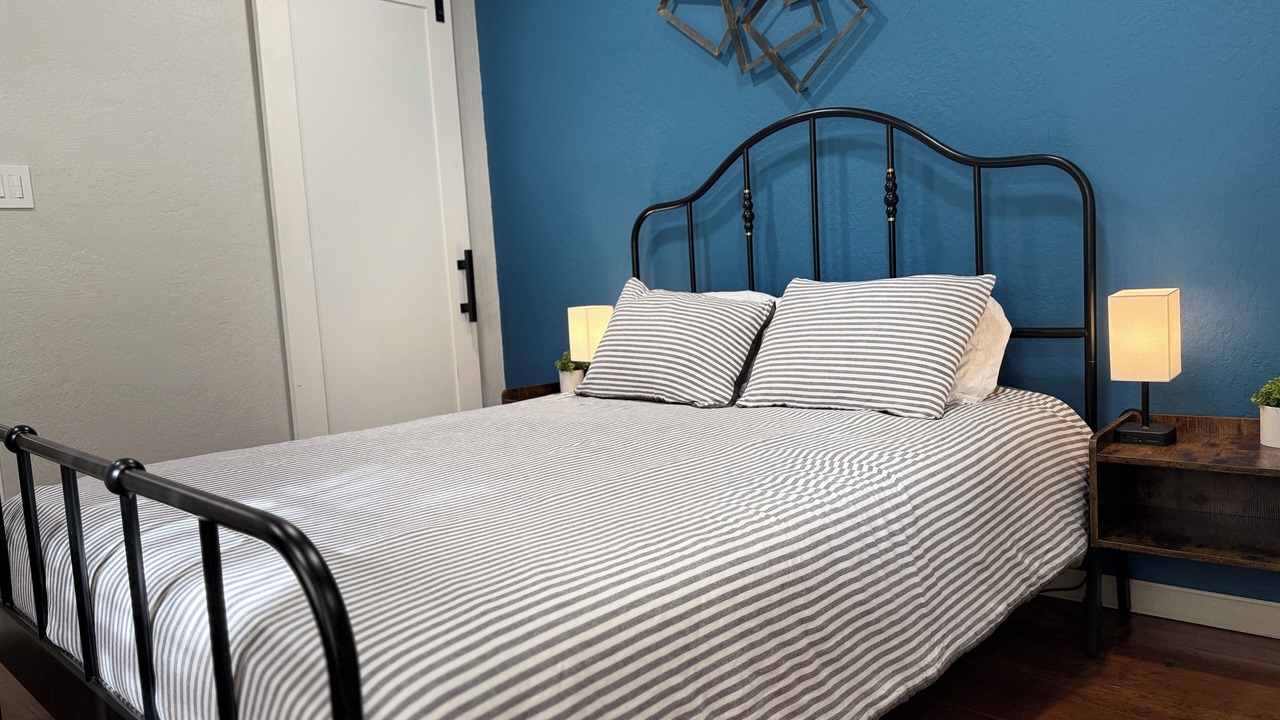 Photo of Bedroom in Poverty Ridge