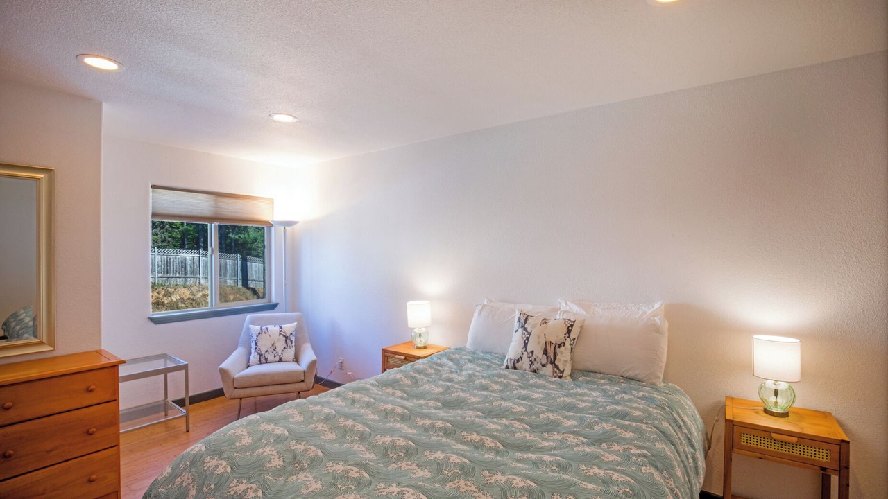 Photo of Bedroom in Shelter Cove