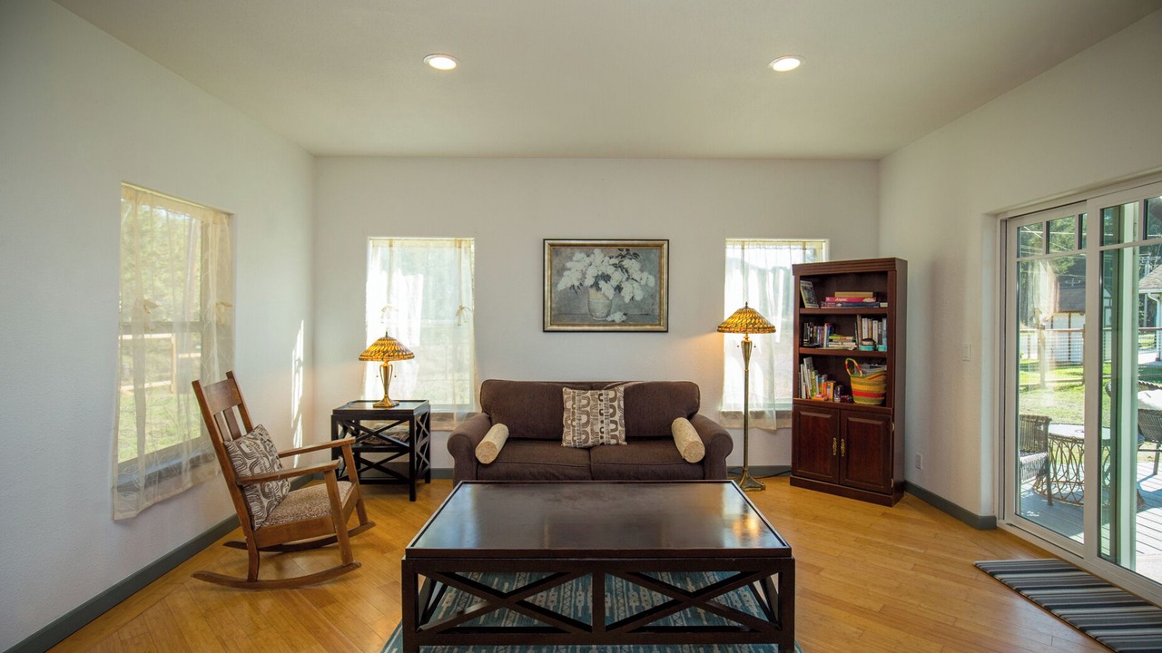 Photo of Livingroom in Shelter Cove