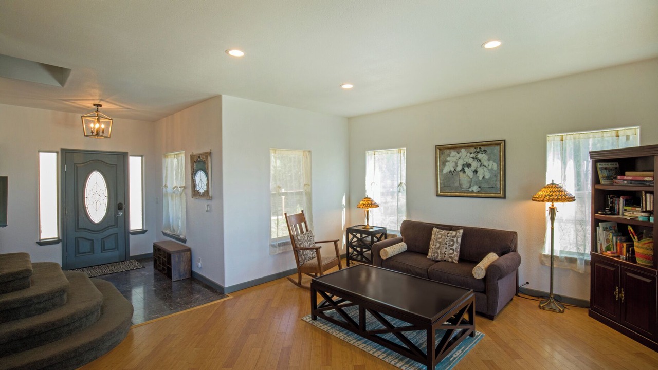 Photo of Livingroom in Shelter Cove