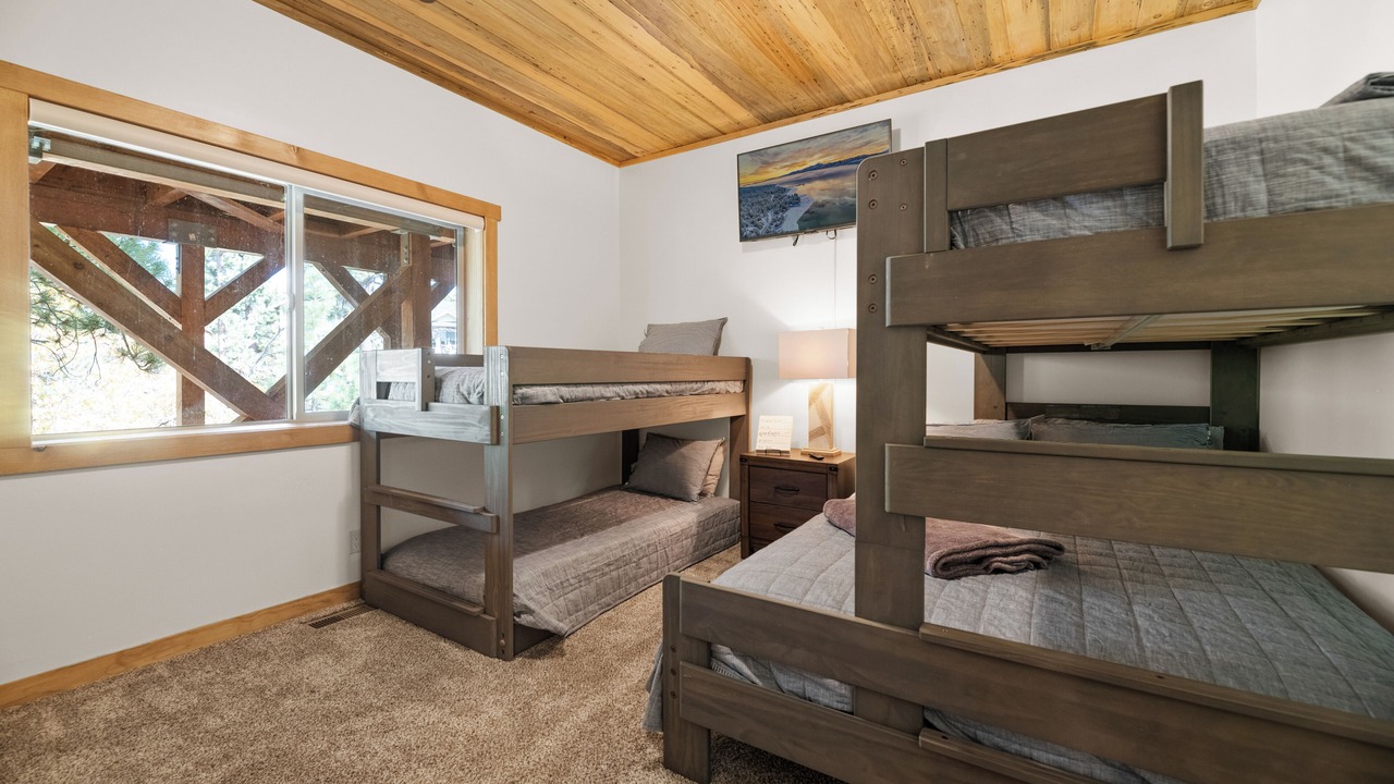 Photo of Bedroom in Big Bear Lake