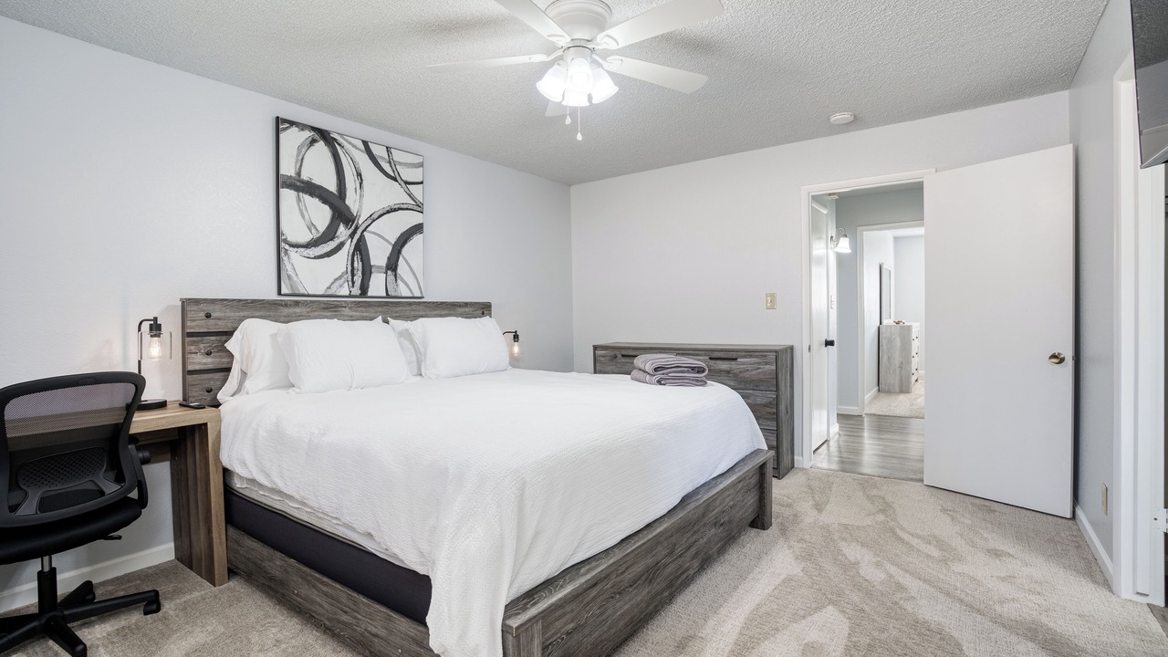 Photo of Bedroom in Raisin