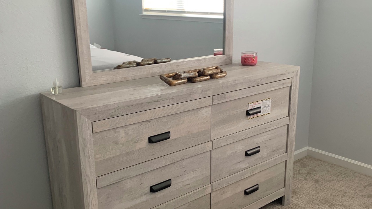 Photo of Bedroom in Raisin