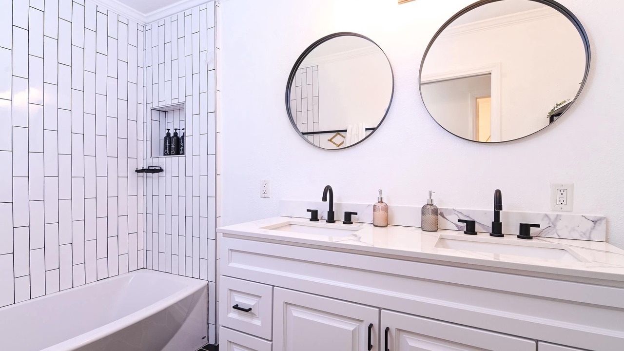 Photo of Bathroom in Alamitos Beach