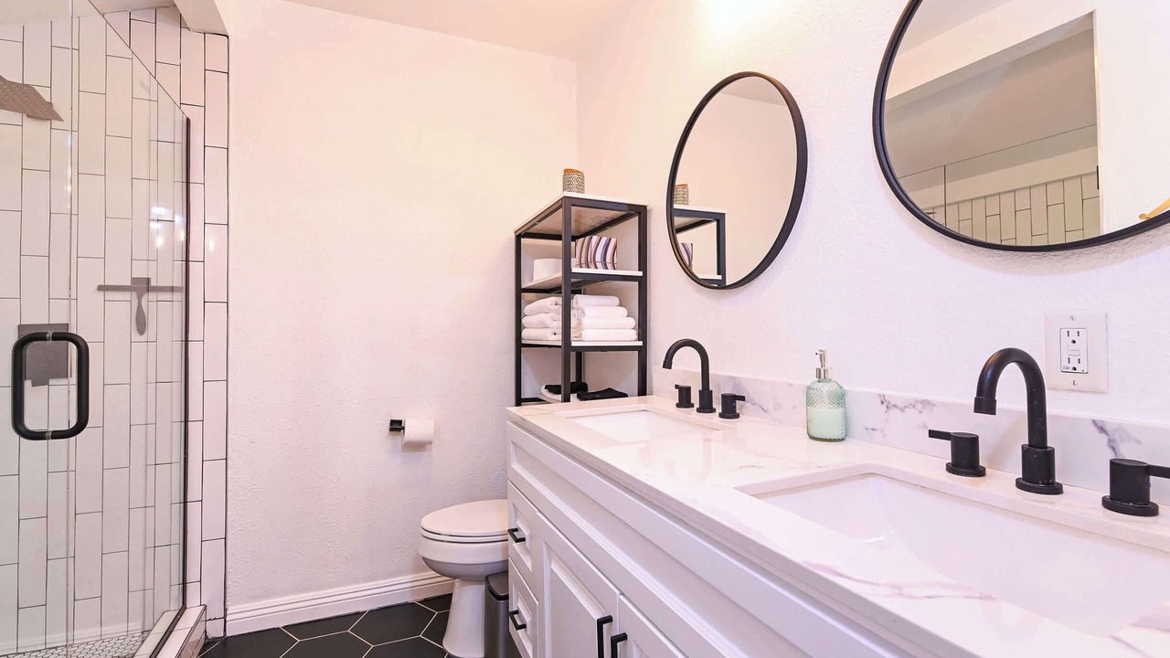 Photo of Bathroom in Alamitos Beach