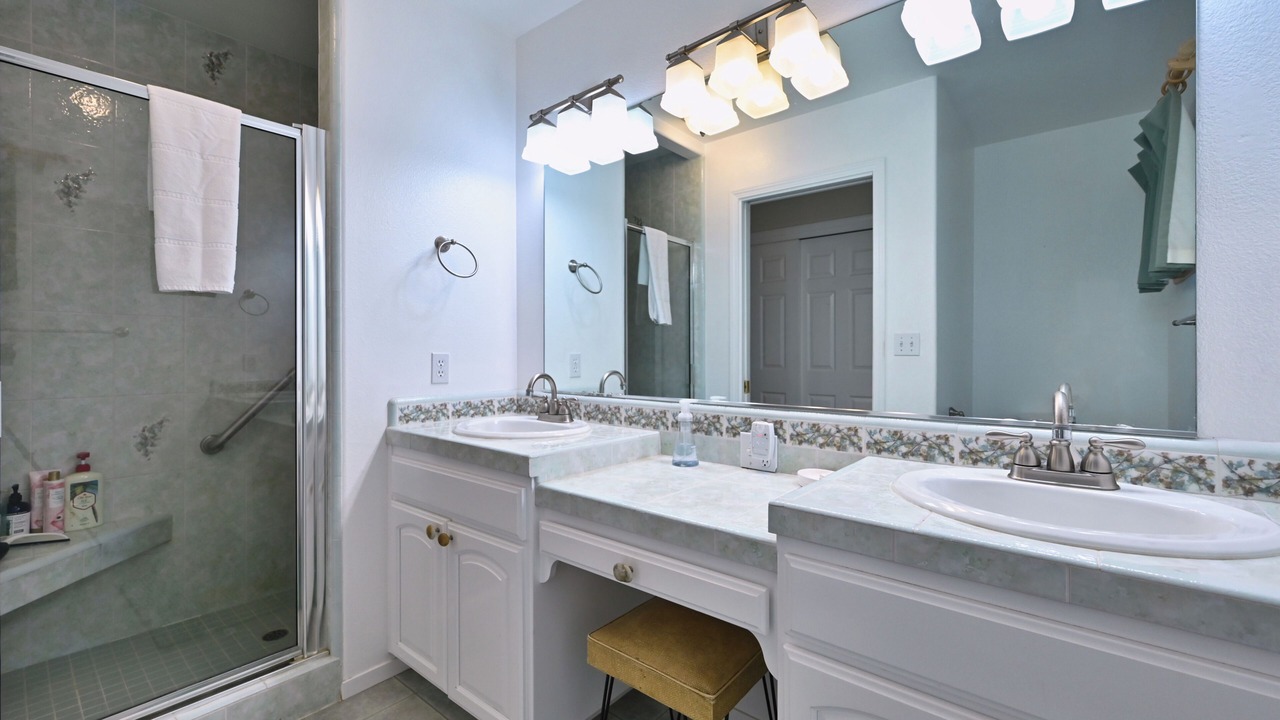 Photo of Bathroom in Fallen Leaf